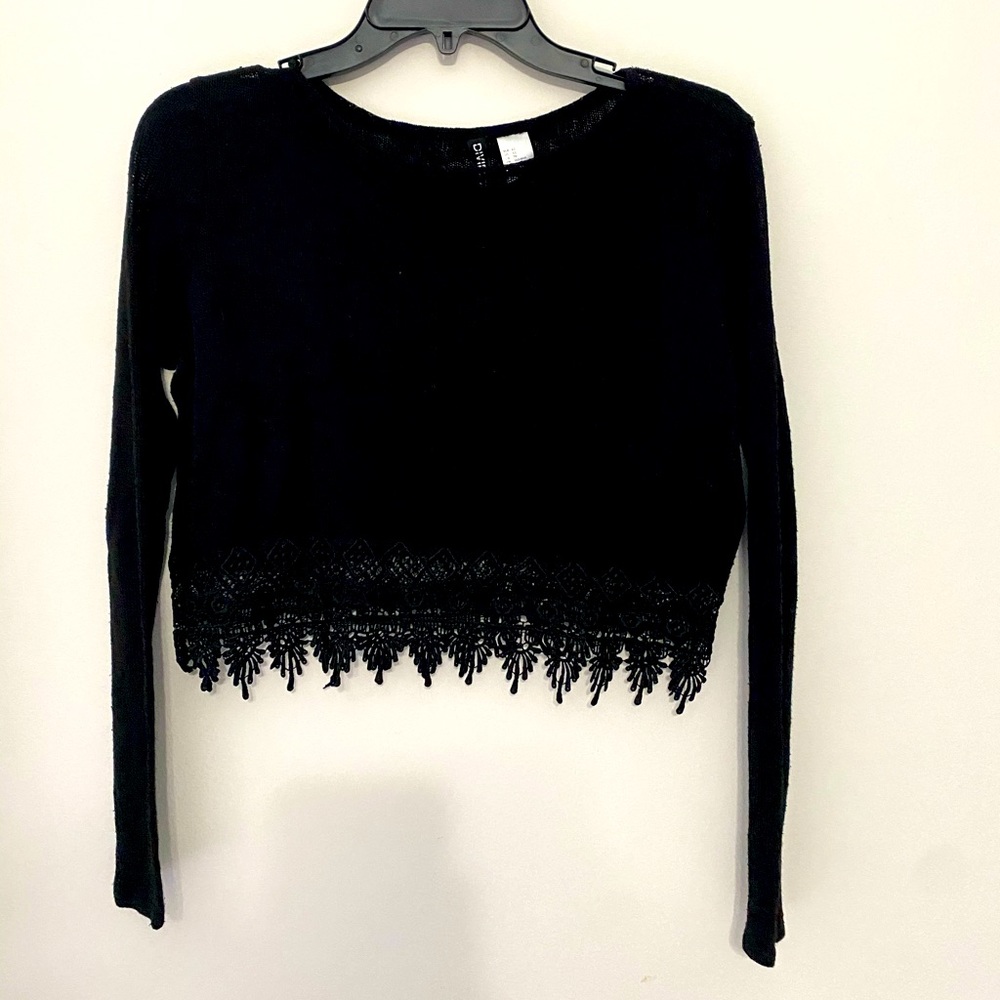 H&M Black Cropped Top